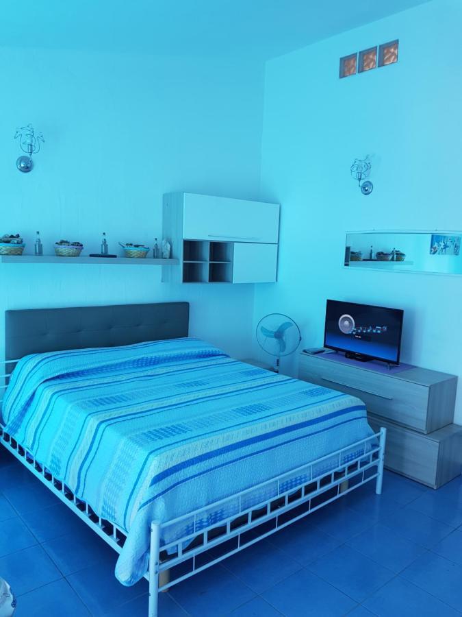 Casa Vacanze Daniela ซานตา เตเรซา กัลลูรา ภายนอก รูปภาพ